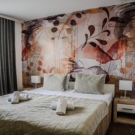 Plaza La - Night And Spa Sremska Mitrovica Ngoại thất bức ảnh
