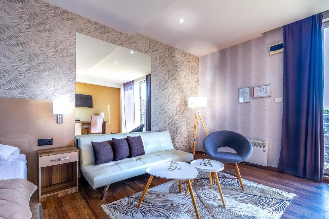 Plaza La - Night And Spa Sremska Mitrovica Ngoại thất bức ảnh