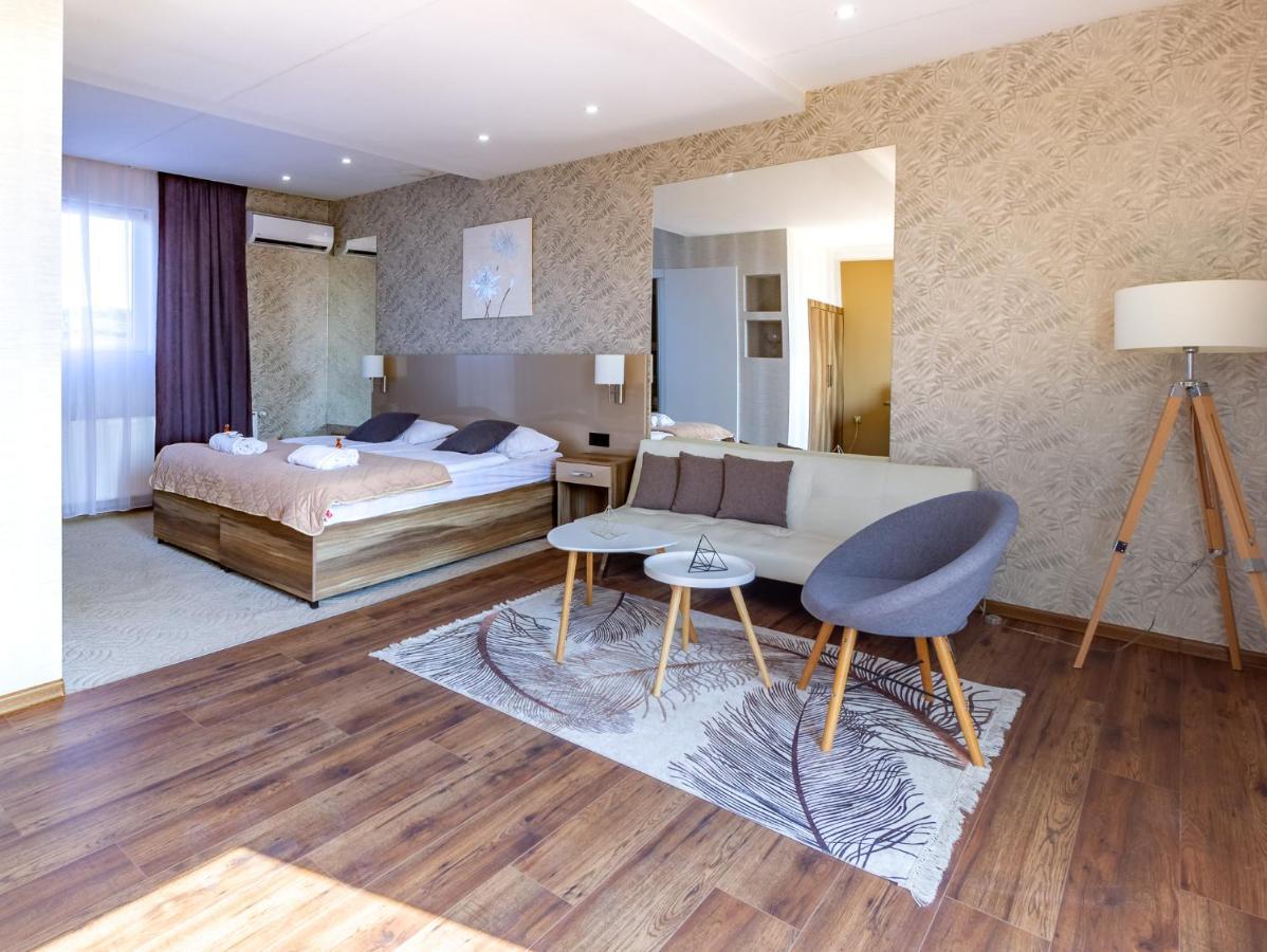 Plaza La - Night And Spa Sremska Mitrovica Ngoại thất bức ảnh