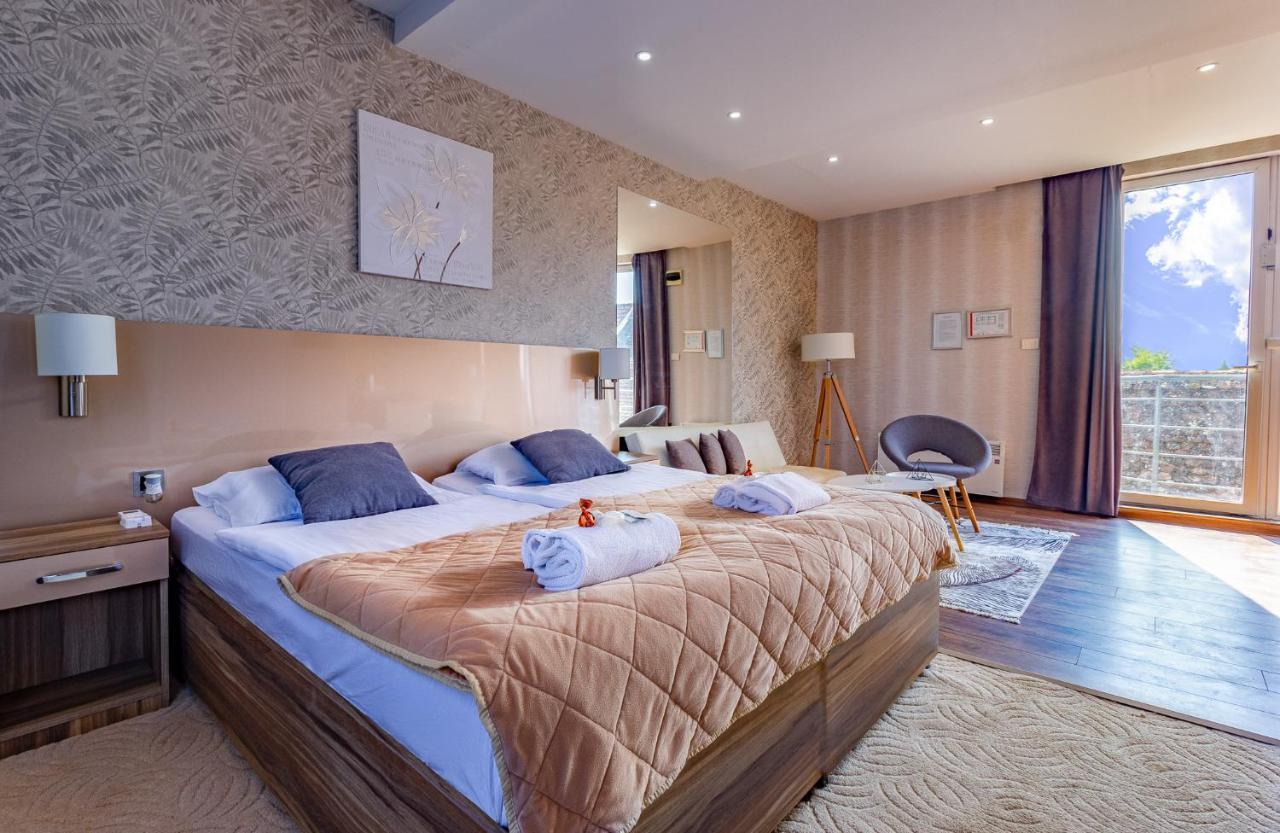 Plaza La - Night And Spa Sremska Mitrovica Ngoại thất bức ảnh