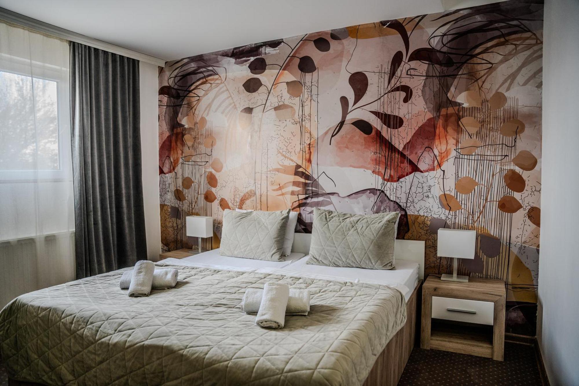 Plaza La - Night And Spa Sremska Mitrovica Ngoại thất bức ảnh