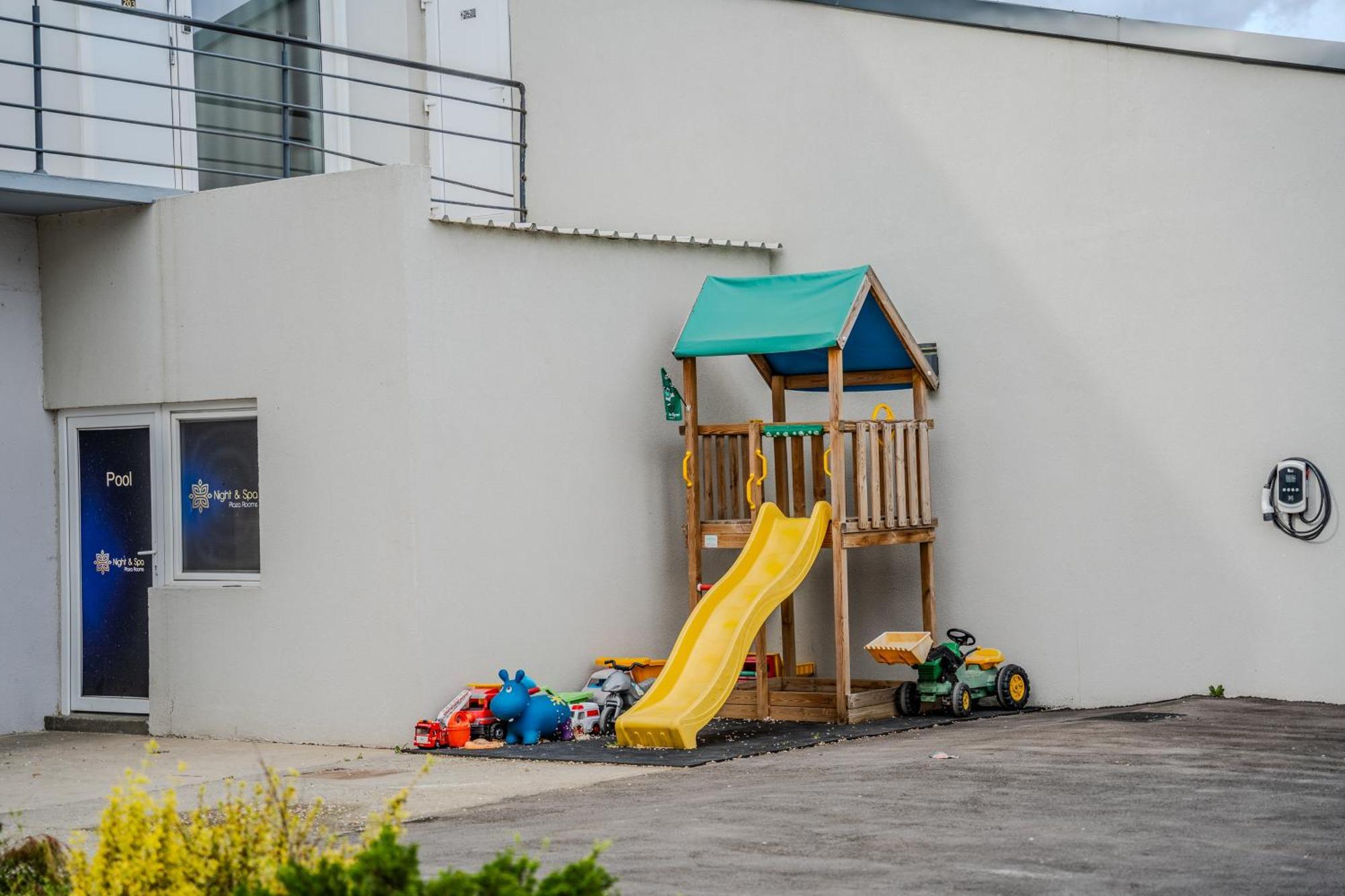 Plaza La - Night And Spa Sremska Mitrovica Ngoại thất bức ảnh