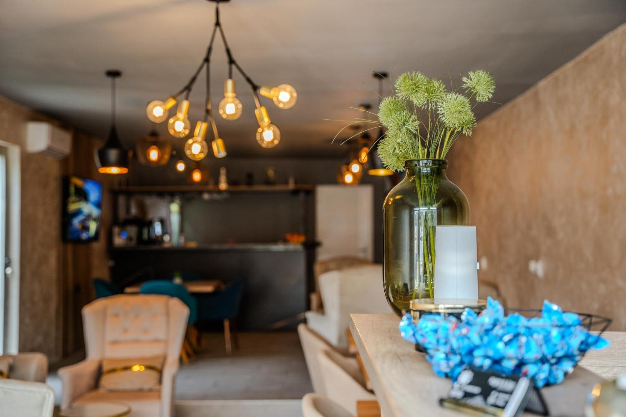Plaza La - Night And Spa Sremska Mitrovica Ngoại thất bức ảnh