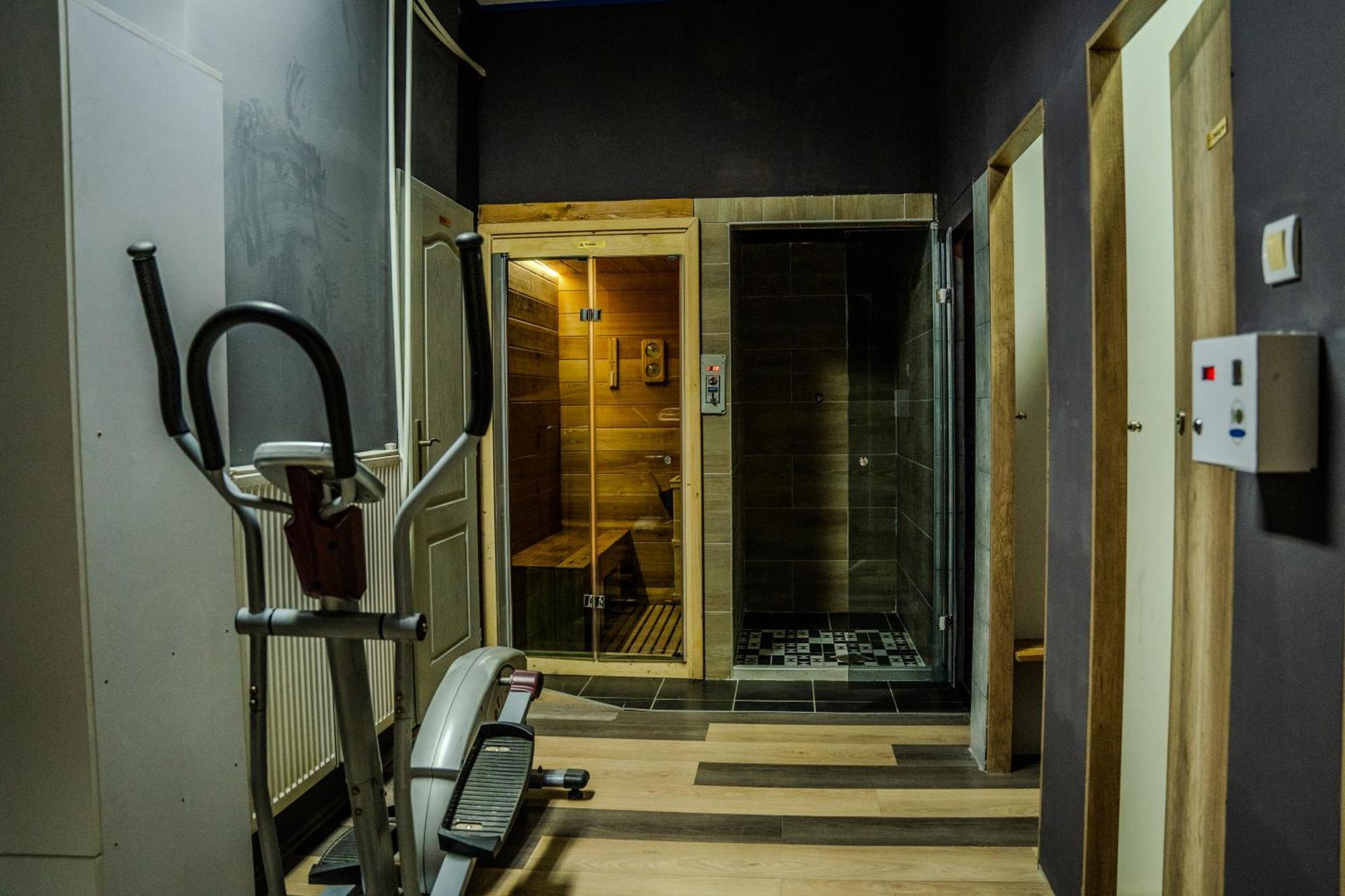 Plaza La - Night And Spa Sremska Mitrovica Ngoại thất bức ảnh