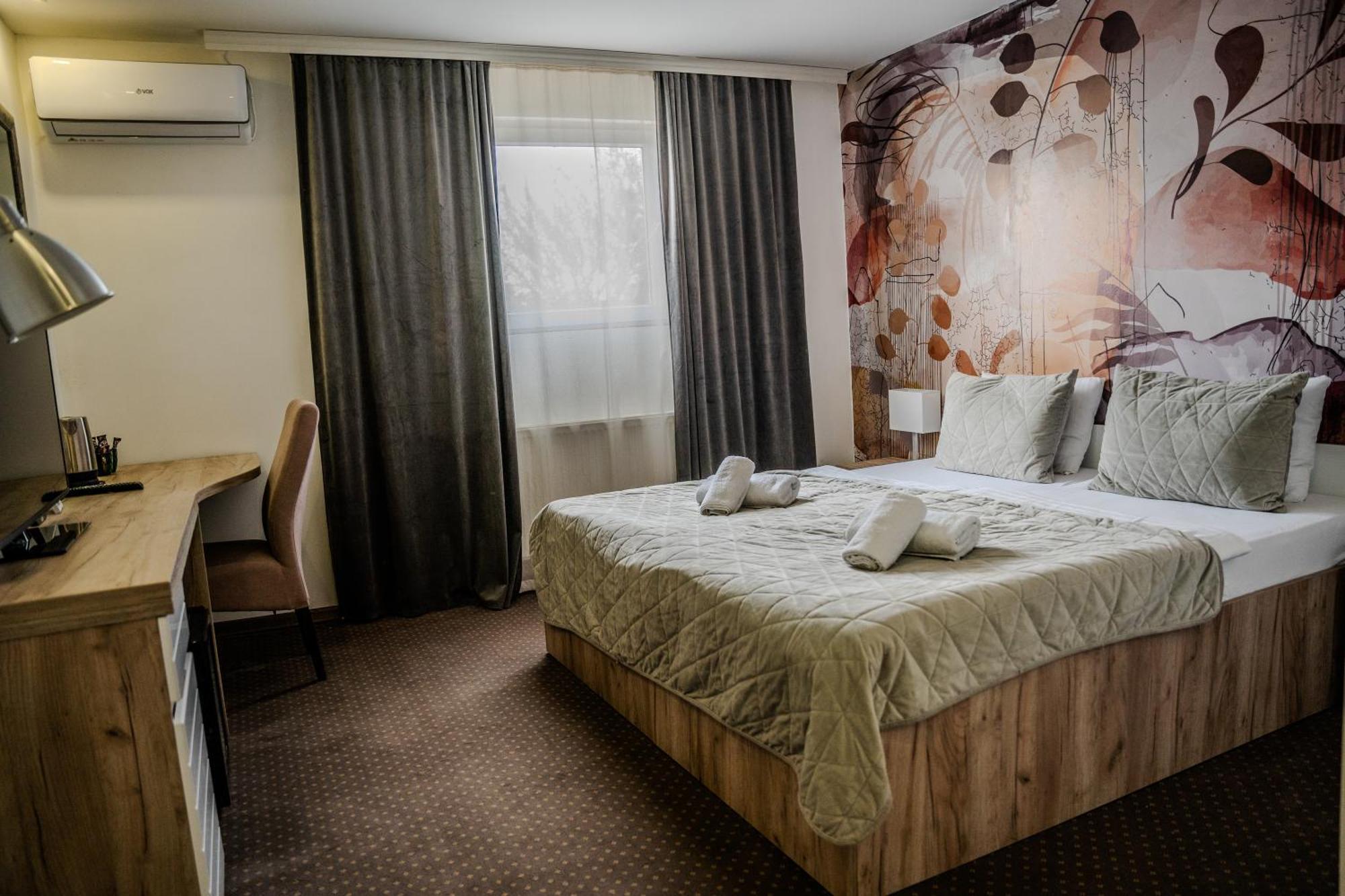 Plaza La - Night And Spa Sremska Mitrovica Ngoại thất bức ảnh