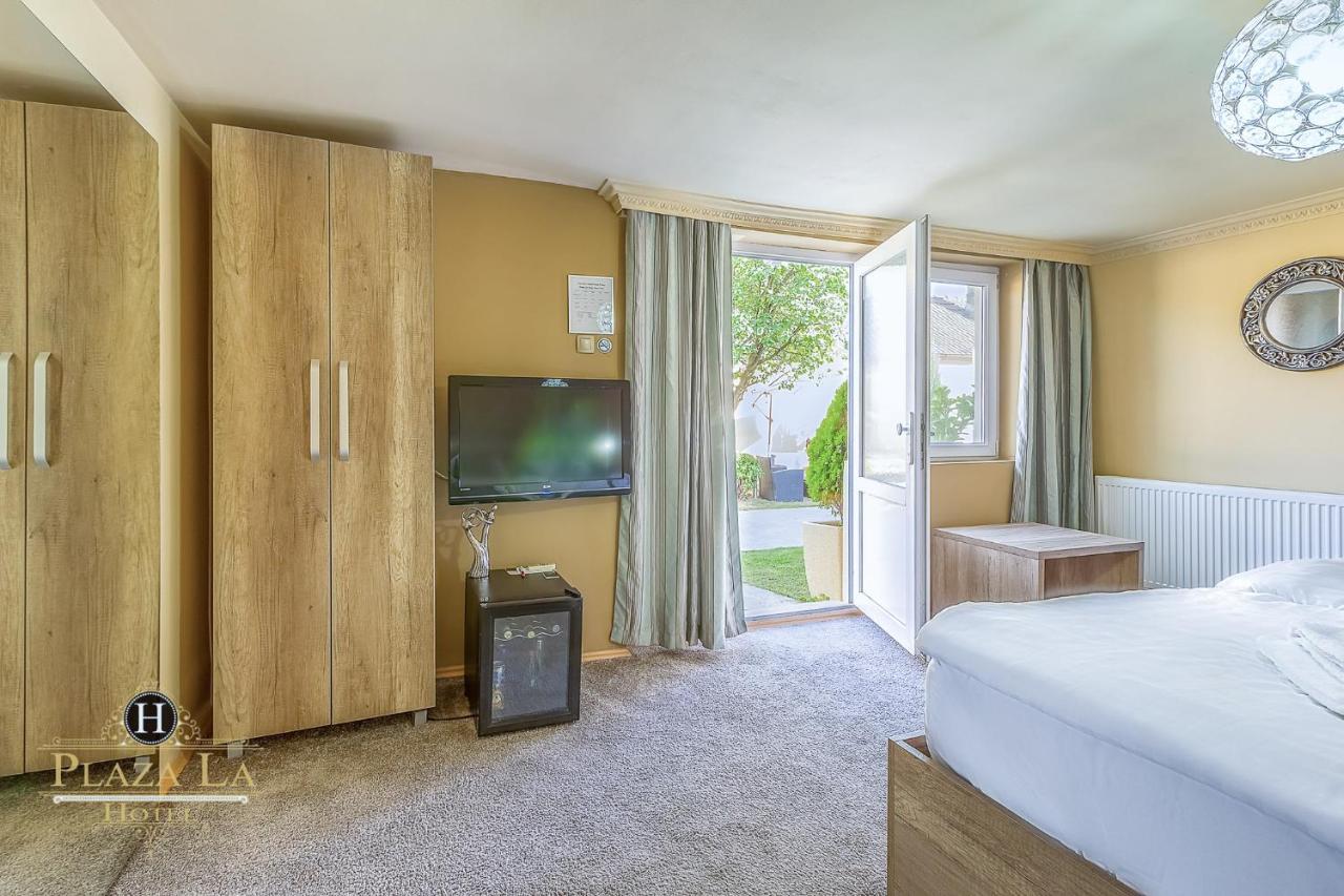 Plaza La - Night And Spa Sremska Mitrovica Ngoại thất bức ảnh
